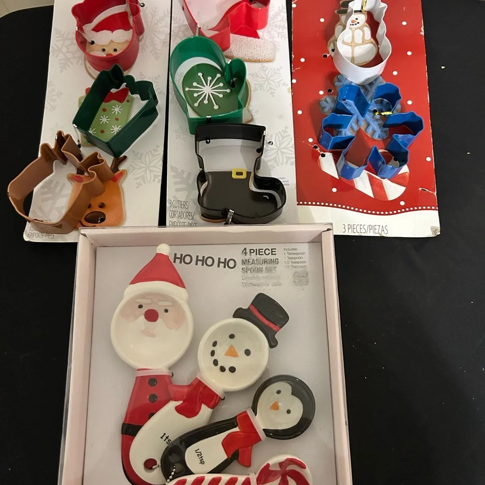 Baking Lot-4 Pc Holiday Ceramic Measuring Spoon Set/8 Holiday Cookie Cutters/NIB